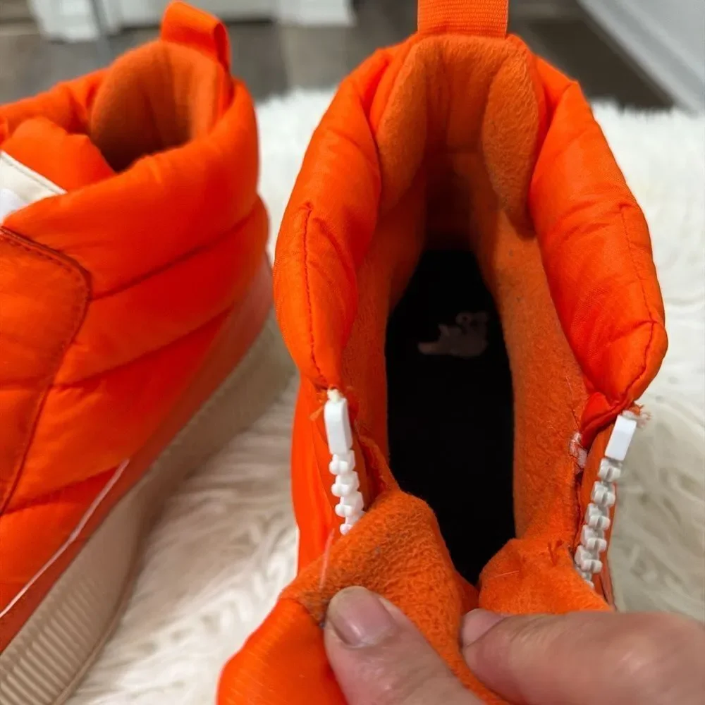 Sorel Women’s Bright Orange Boots Size 8